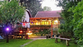 Lovely vacation house at river Tisza , Hangulatos nyaraló a szegedi Tisza - Maros toroknál